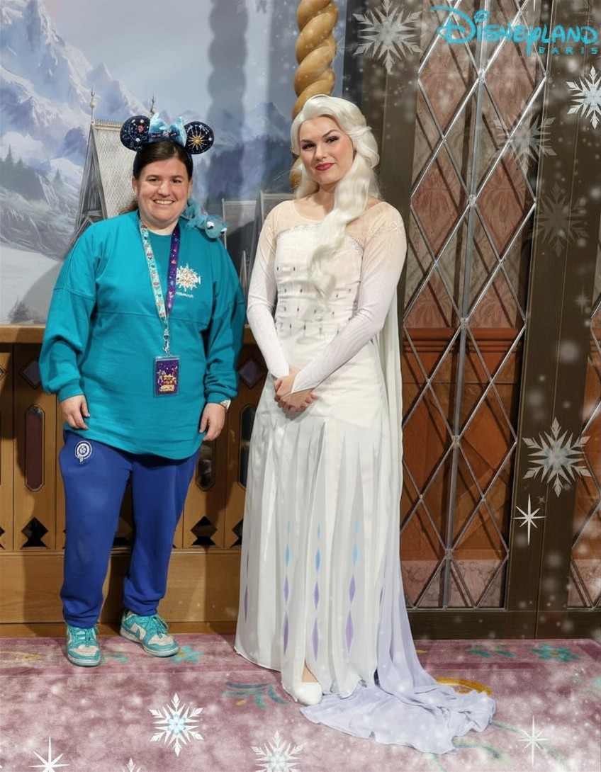 Ana en la experiencia Frozen de Disneyland Paris